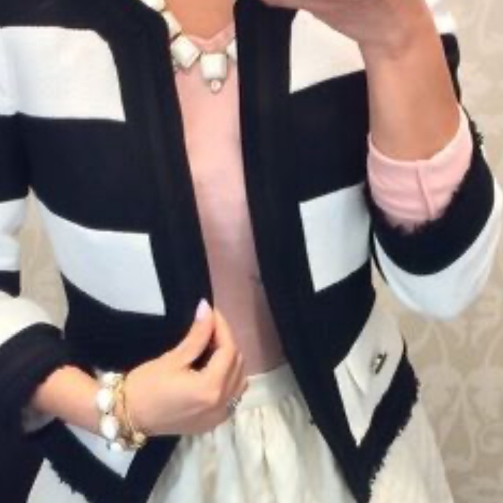 White House Black Market Monochrome Striped Blazer, size 4 - Picture 2 of 13